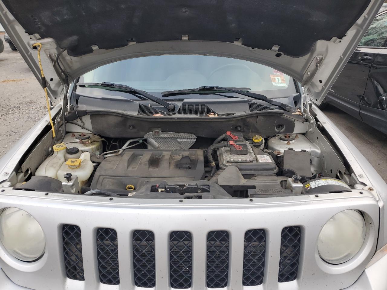 2011 Jeep Liberty (Patriot) - Image 12
