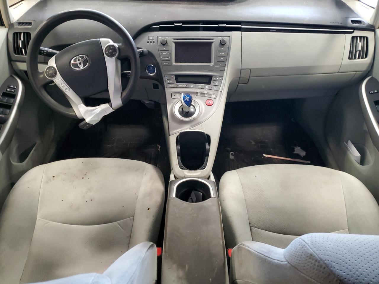 2015 Toyota Prius - Image 8