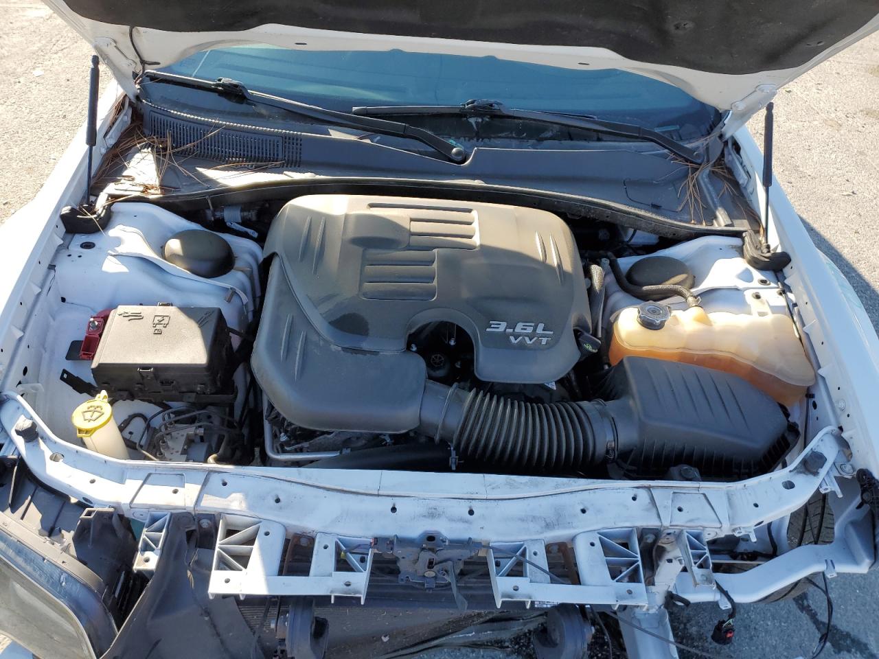 2021 Chrysler 300 - Image 12