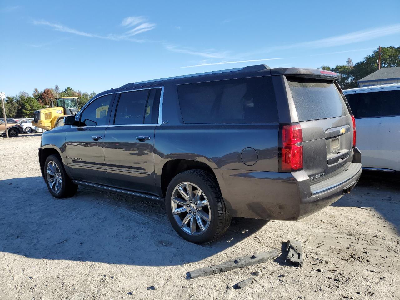 VIN 1GNSCJKC6GR478157 2016 CHEVROLET SUBURBAN no.2