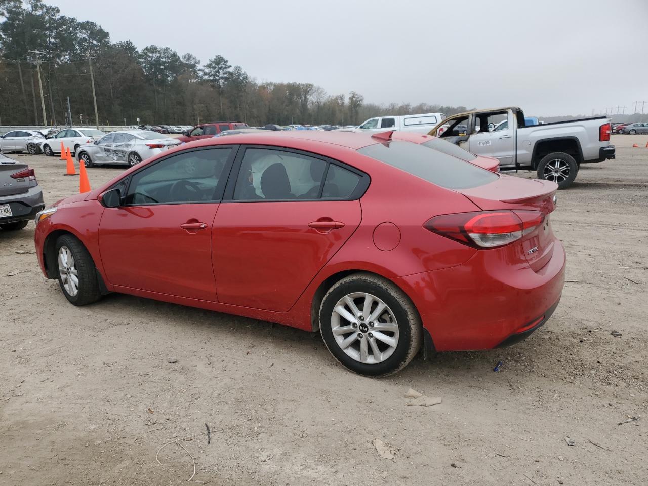 3KPFL4A78HE119146 2017 KIA FORTE - Image 2