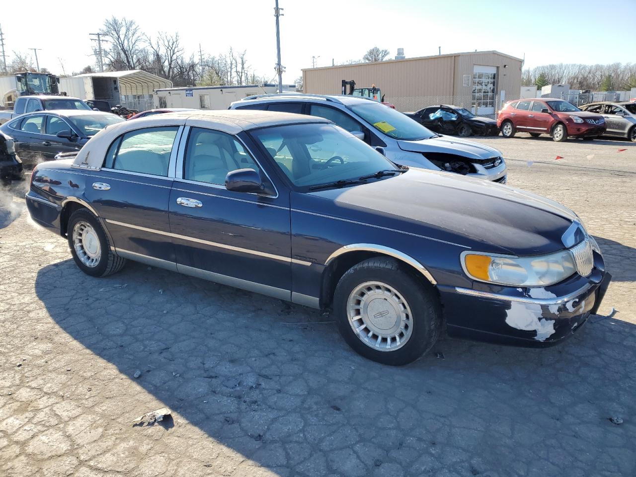 2001 Lincoln Town Car - Image 4