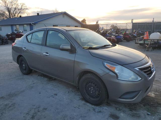  NISSAN VERSA 2017 Сріблястий