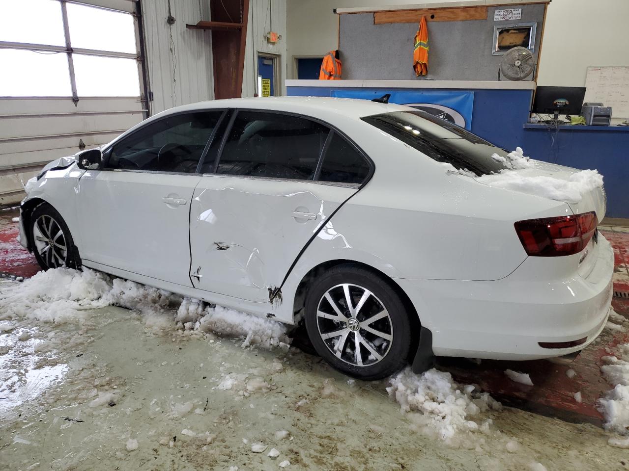 2017 Volkswagen Jetta - Image 2
