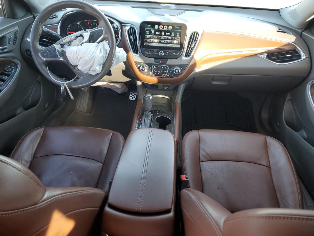 2017 Chevrolet Malibu - Image 8