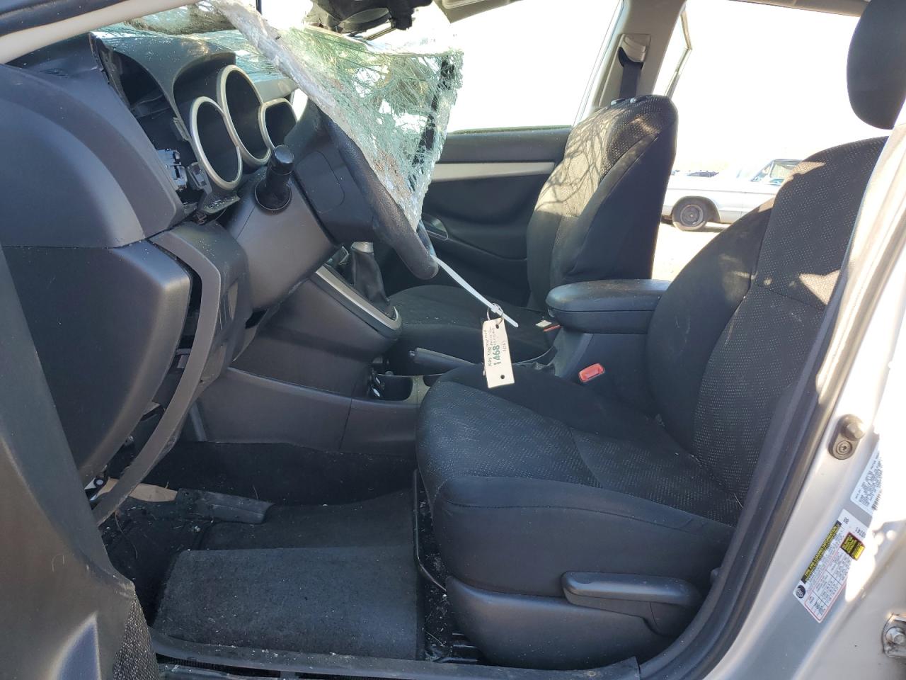 2009 Pontiac Vibe - Image 7