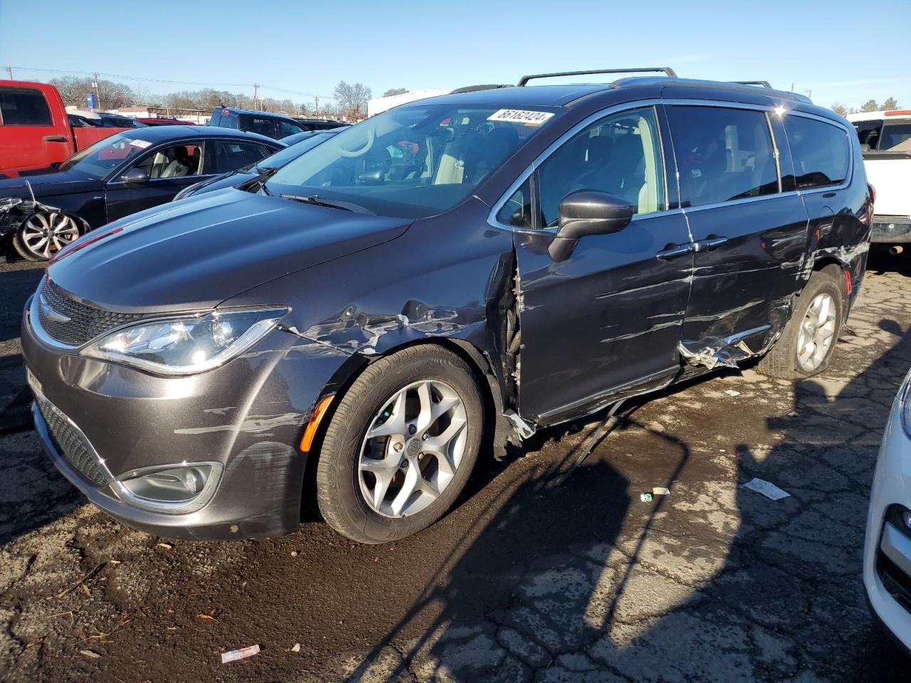 2018 Chrysler Pacifica - Image 1