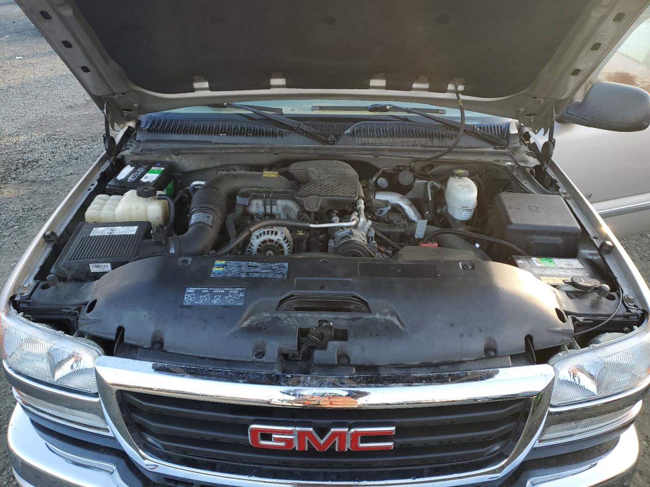 2005 GMC Sierra K2500 Heavy Duty VIN: 1GTHK23285F837704 Lot: 83414584