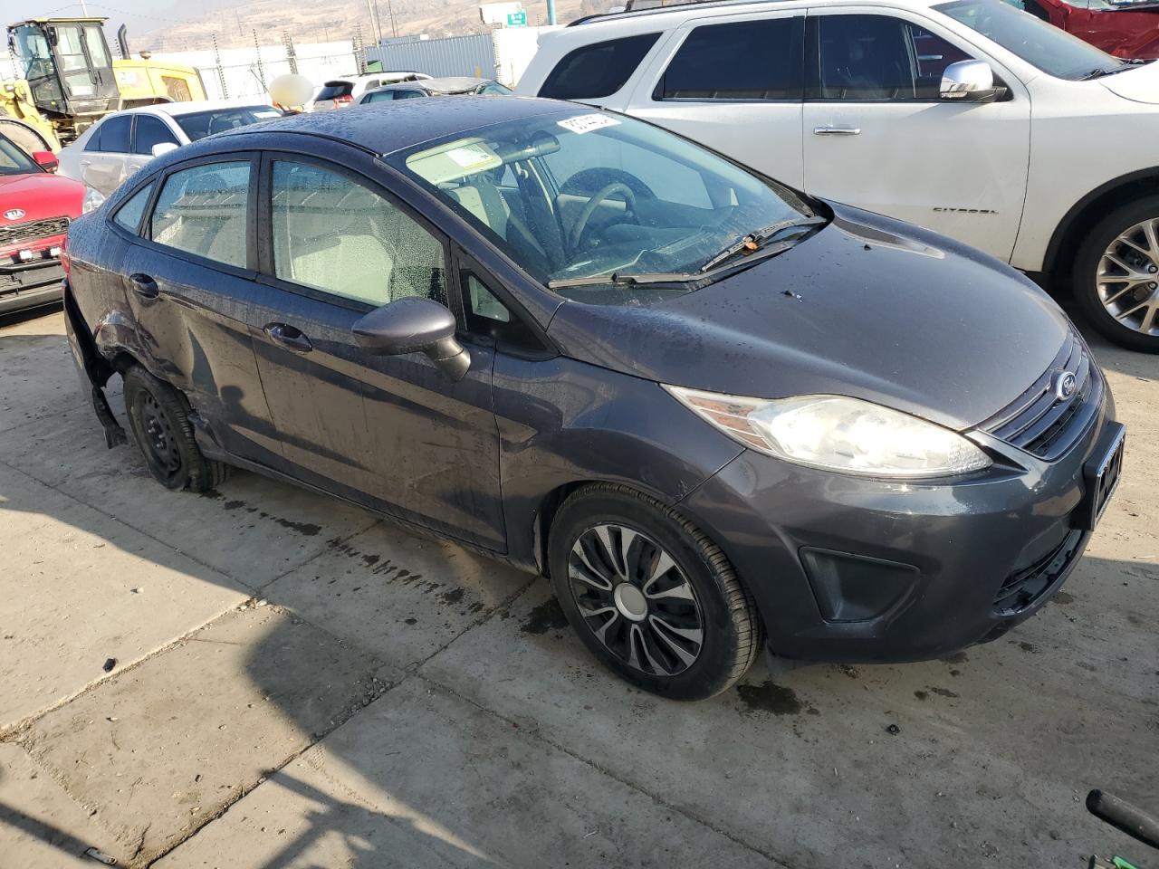 VIN 3FADP4AJ4DM140475 2013 FORD FIESTA no.4