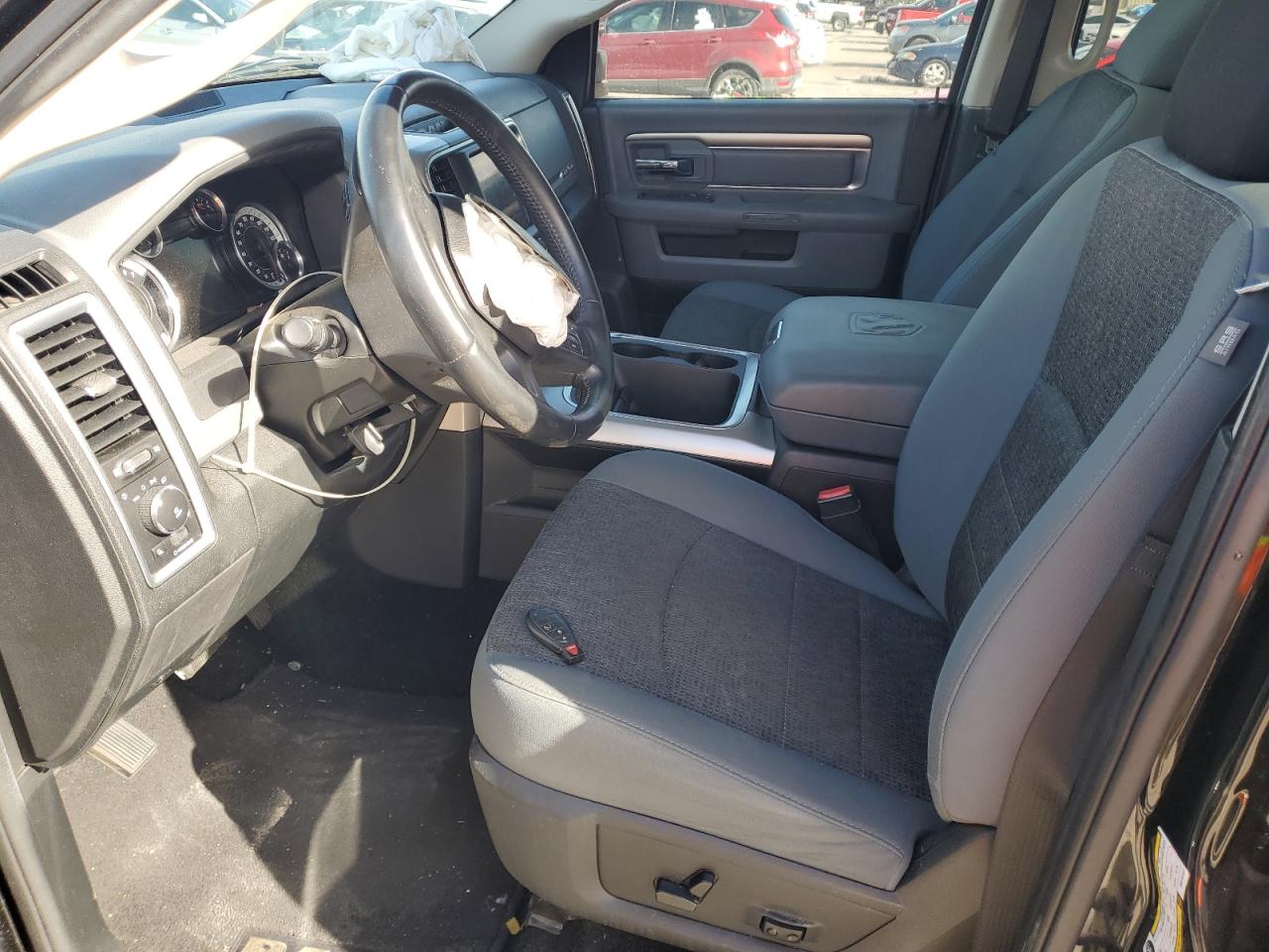 2016 RAM 1500 - Image 7