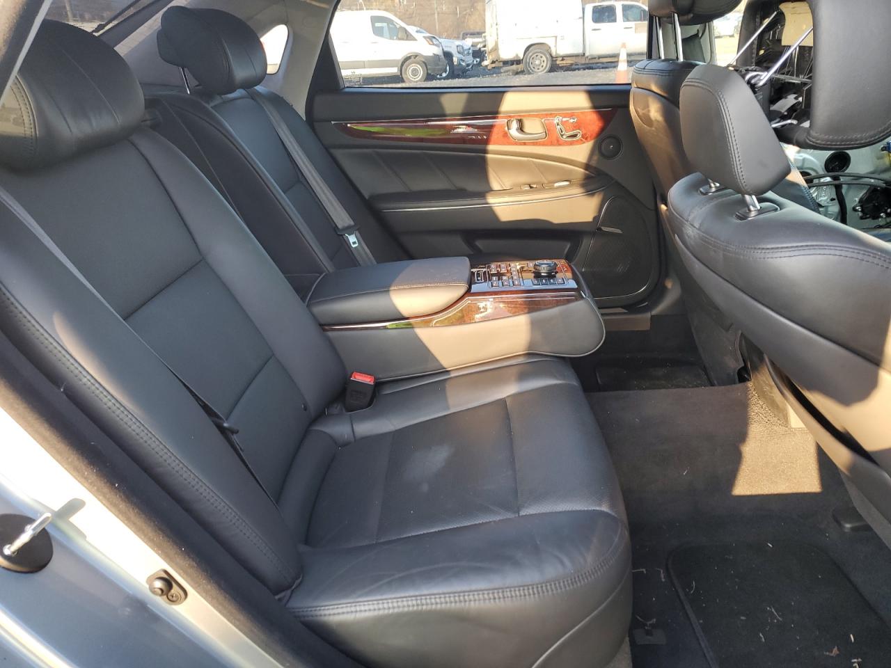 2015 Hyundai Equus Signature VIN: KMHGH4JH4FU093847 Lot: 83905174