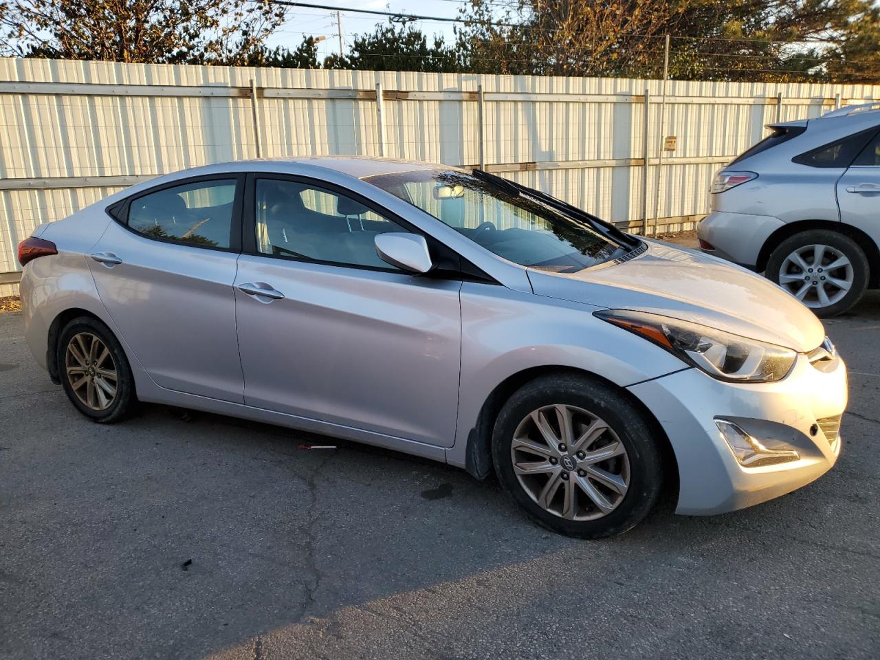 2016 Hyundai Elantra - Image 4