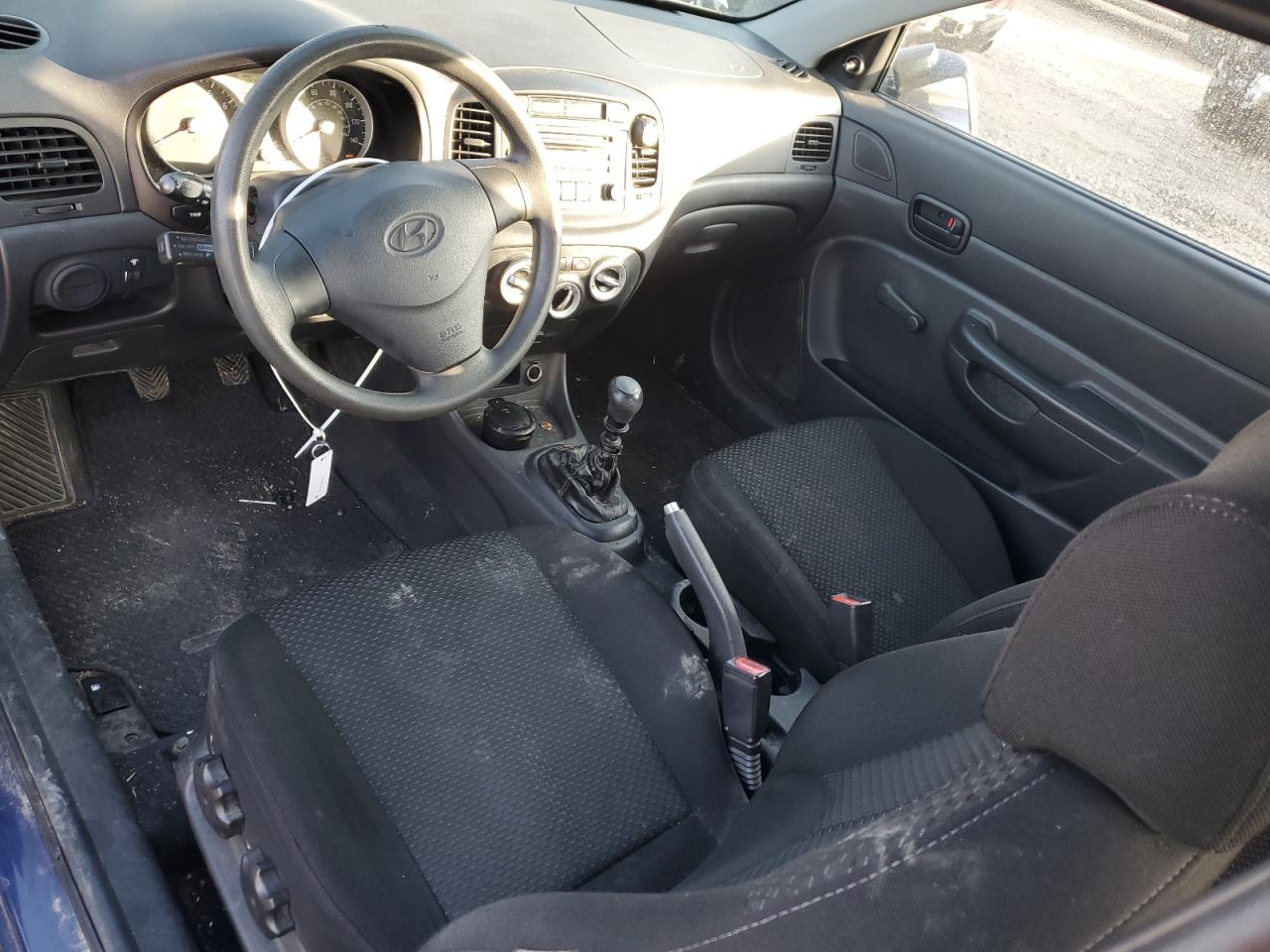 2008 Hyundai Accent - Image 8