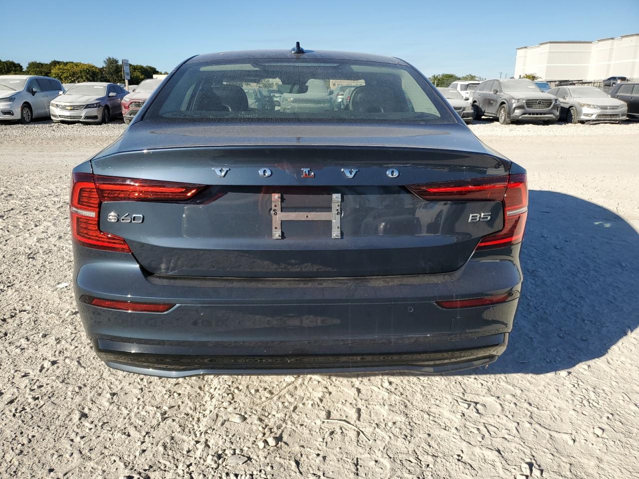 2023 Volvo S60 - Image 6