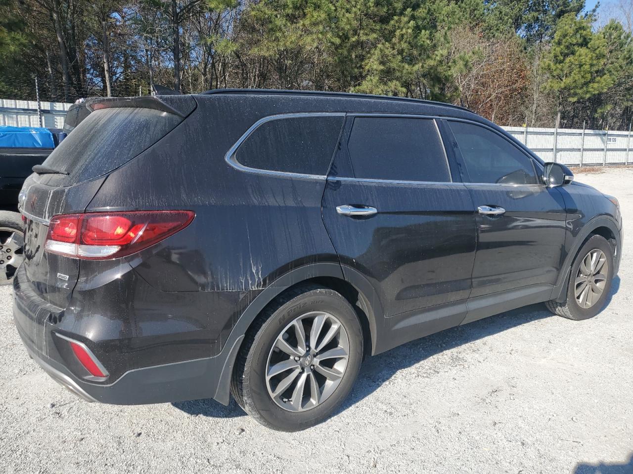2017 Hyundai Santa Fe - Image 3