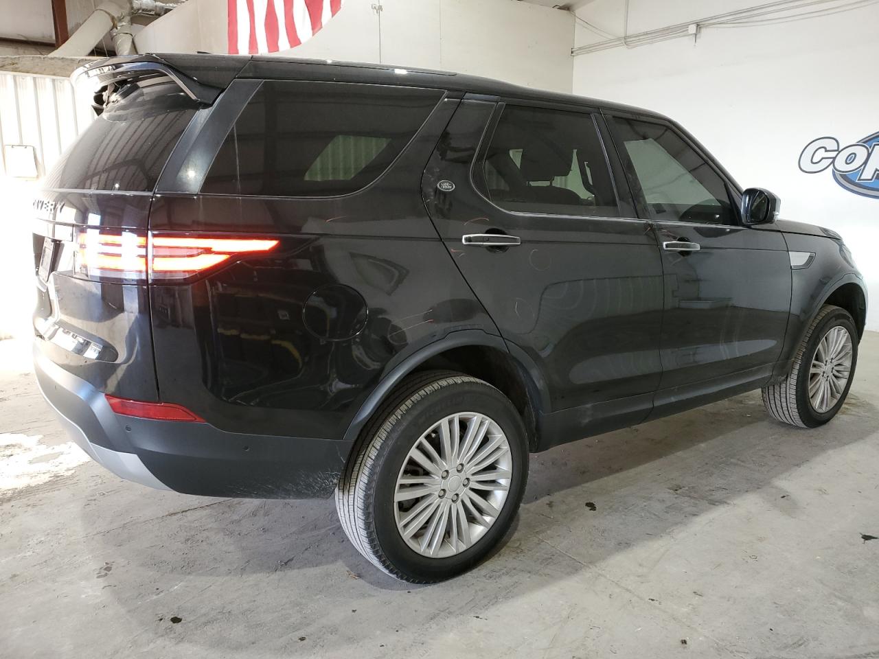 2018 Land Rover Discovery - Image 3