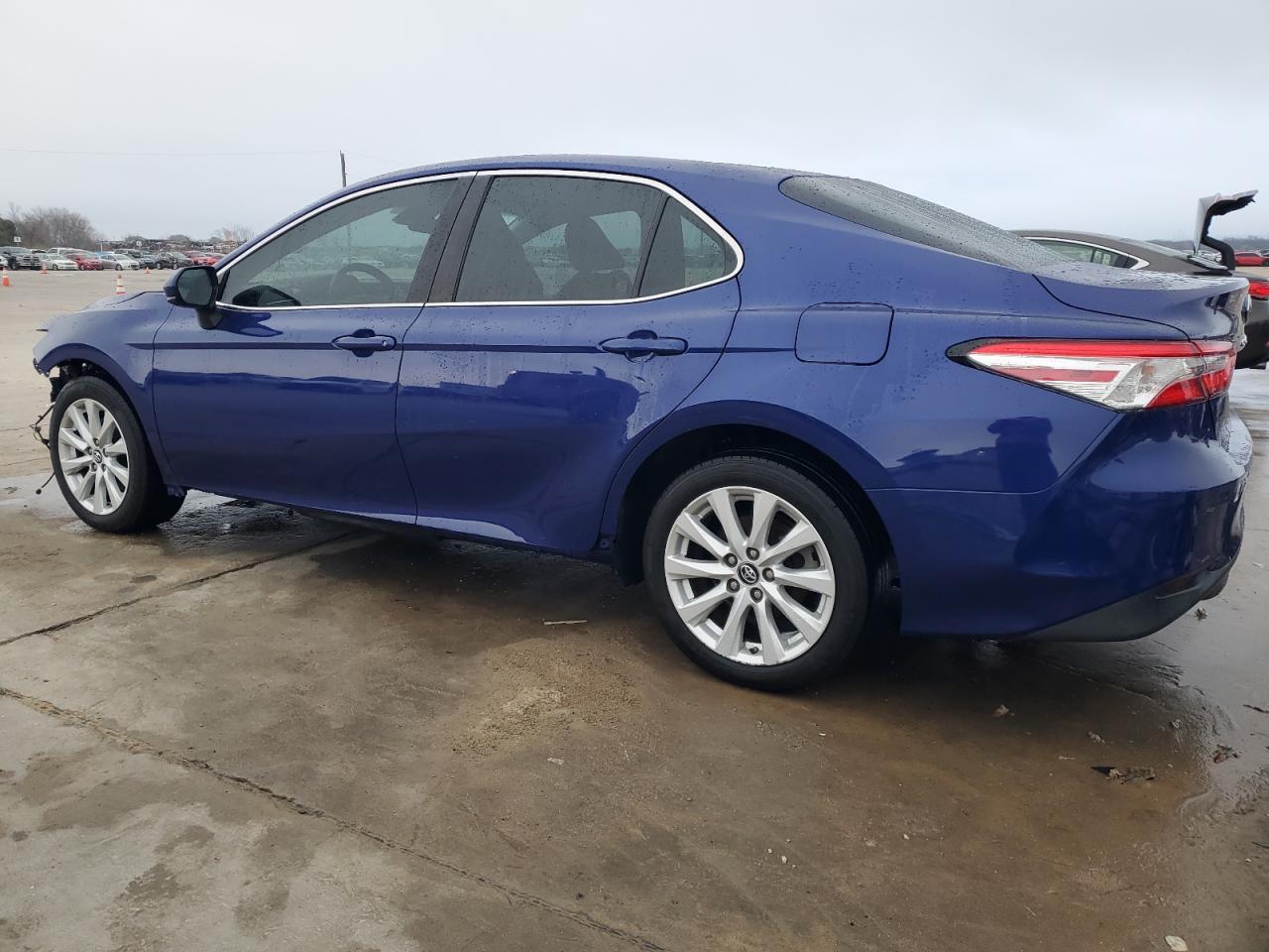 VIN 4T1B11HK8JU572036 2018 TOYOTA CAMRY no.2