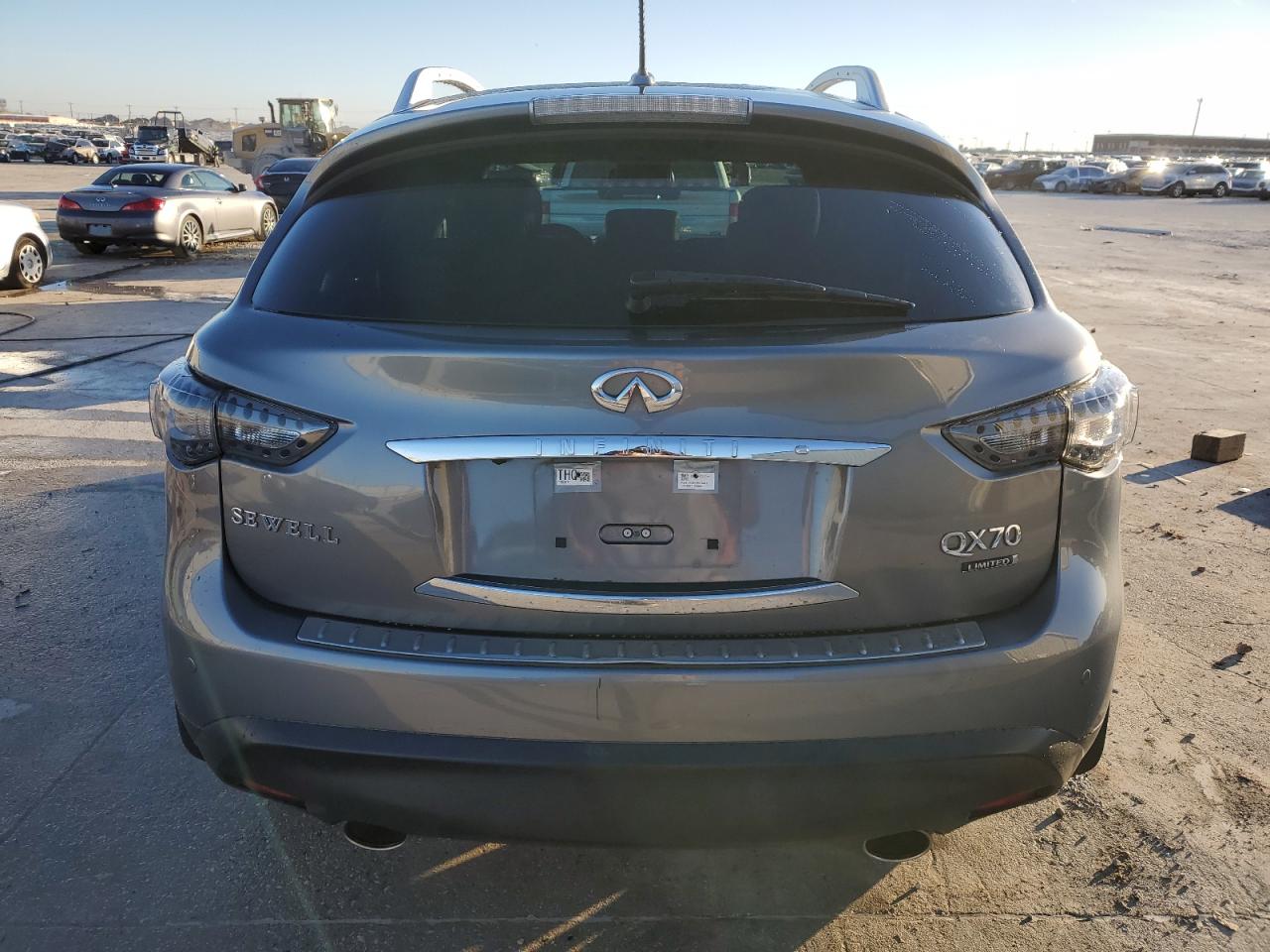 2017 Infiniti QX70 - Image 6