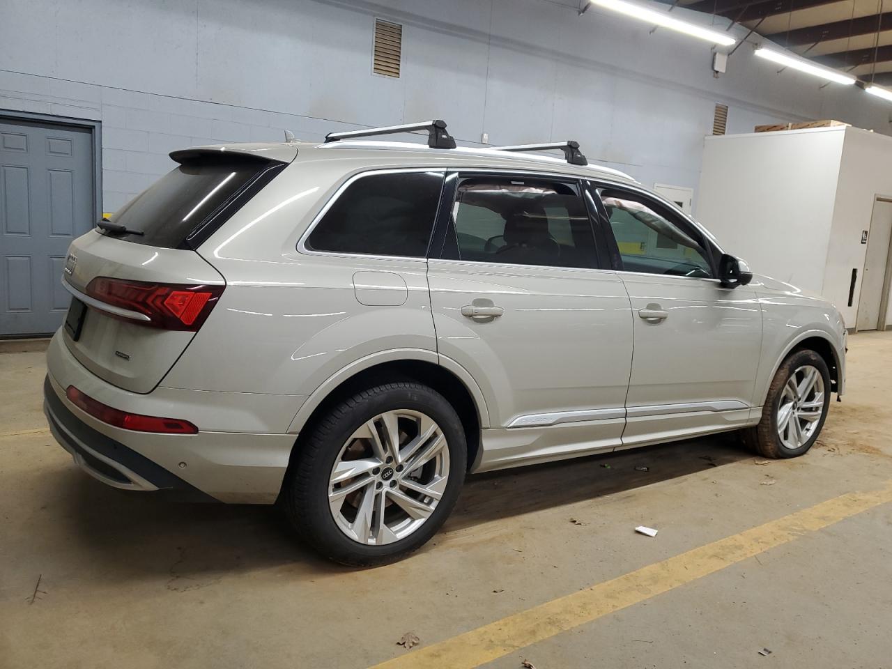 2021 Audi Q7 - Image 3