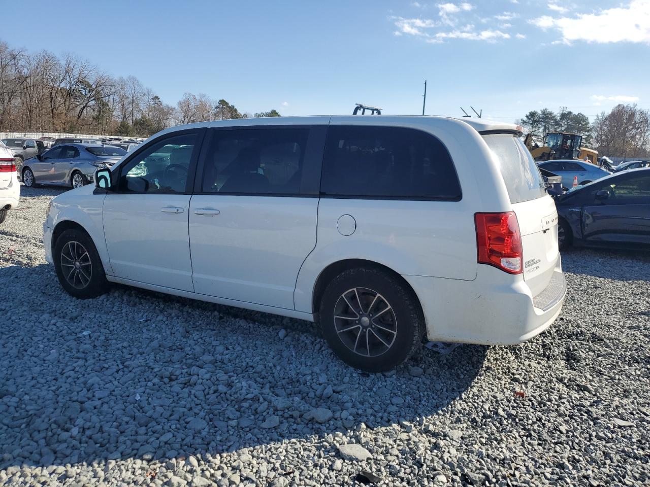 VIN 2C4RDGBG9JR256336 2018 DODGE CARAVAN no.2