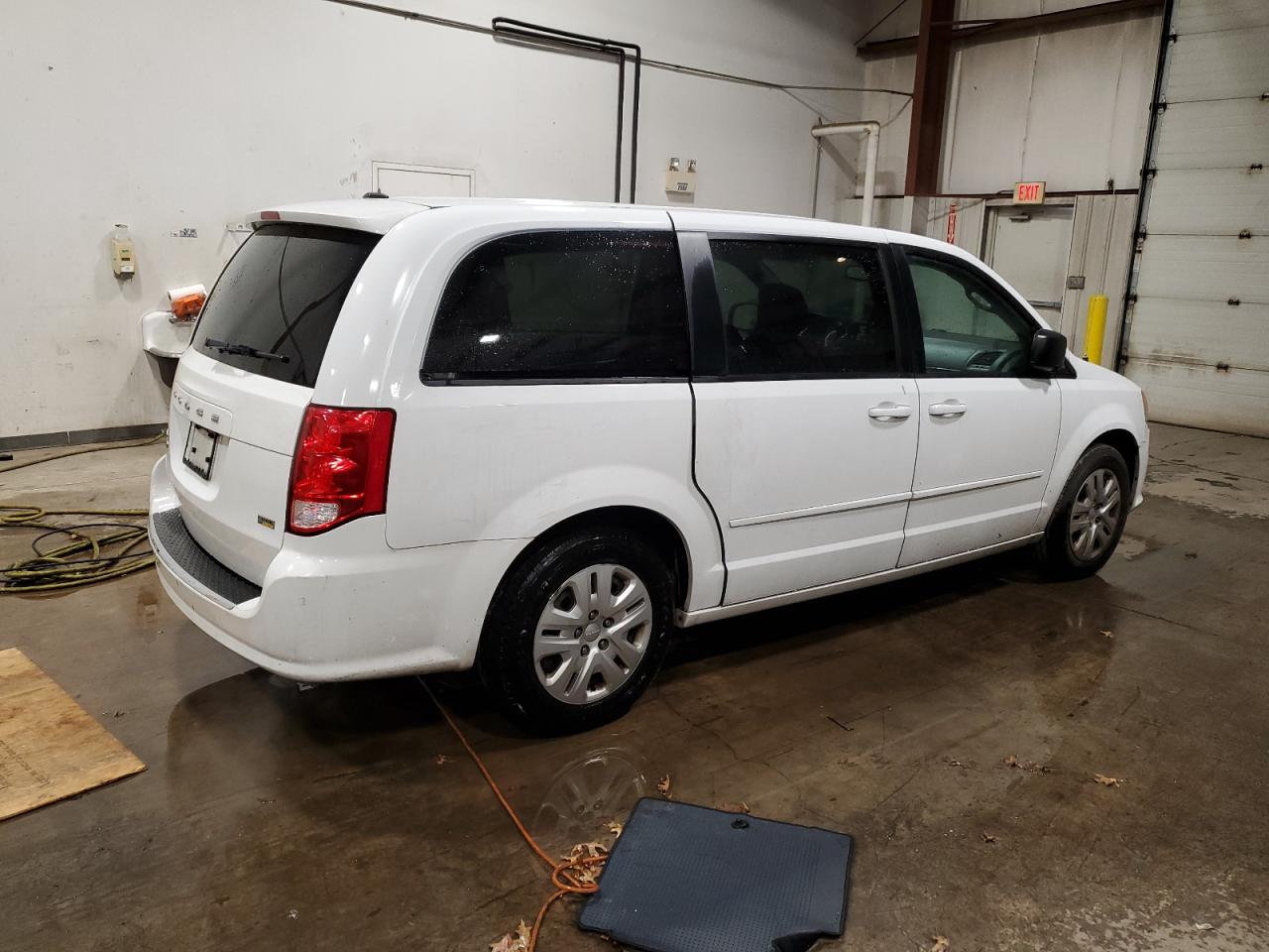 2017 Dodge Caravan - Image 3