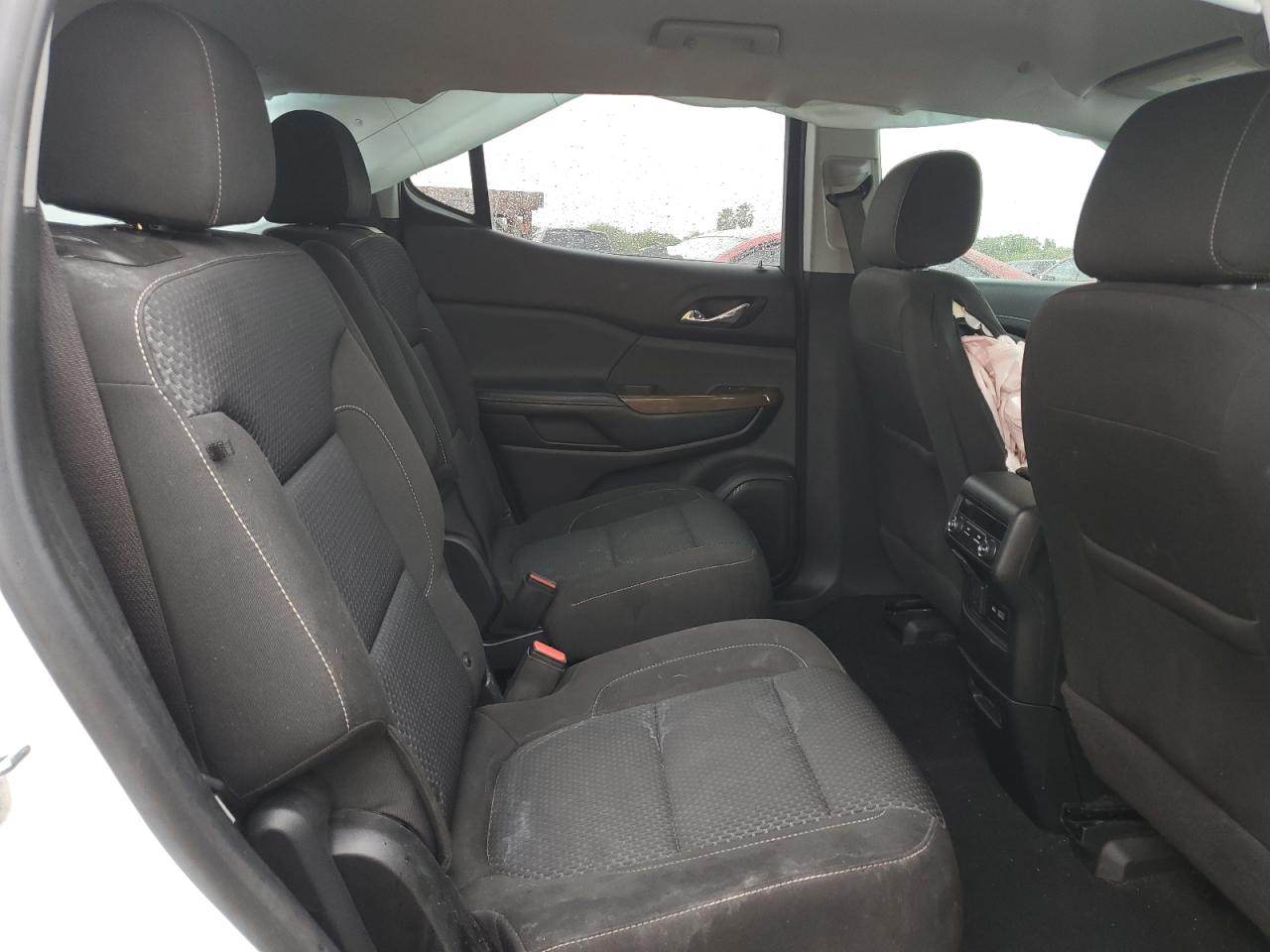 2021 GMC Acadia - Image 12
