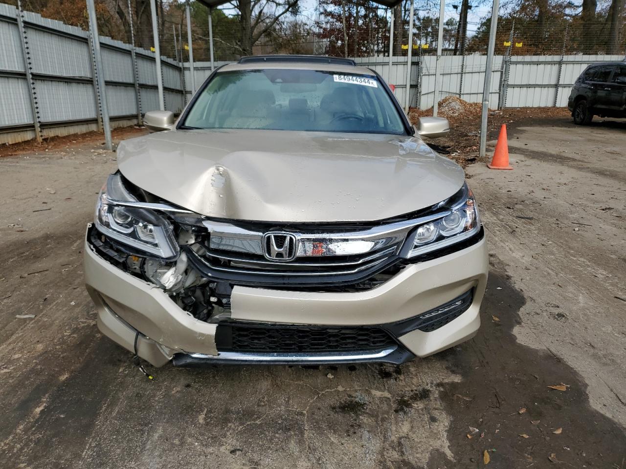 VIN 1HGCR2F98GA181259 2016 HONDA ACCORD no.5