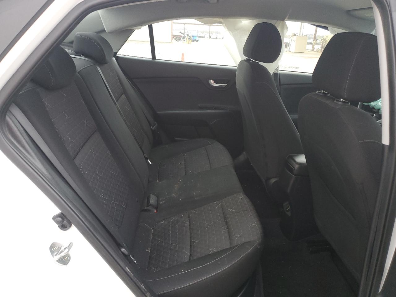 2021 Kia Rio - Image 10