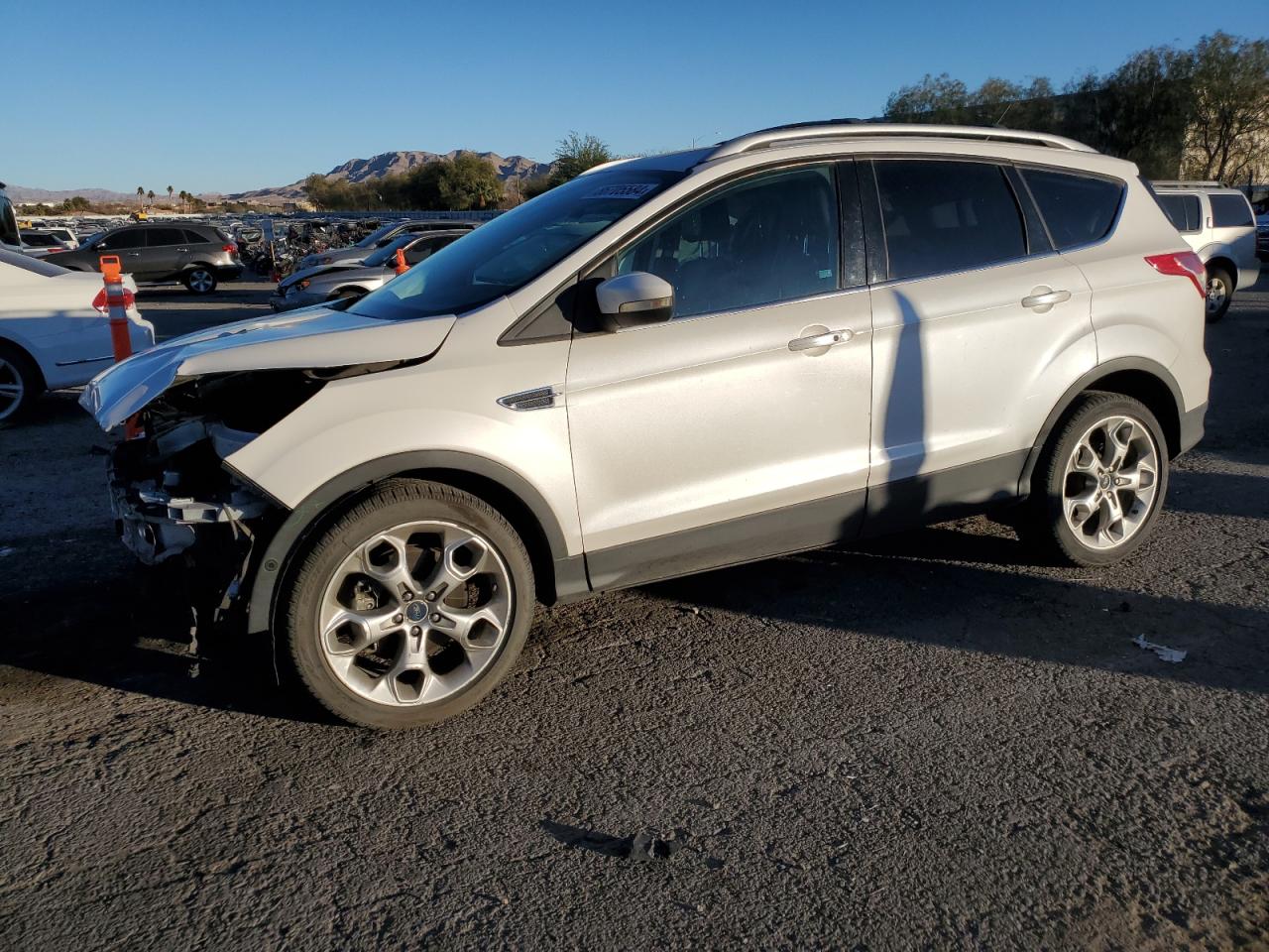 VIN 1FMCU0J93DUB83693 2013 FORD ESCAPE no.1