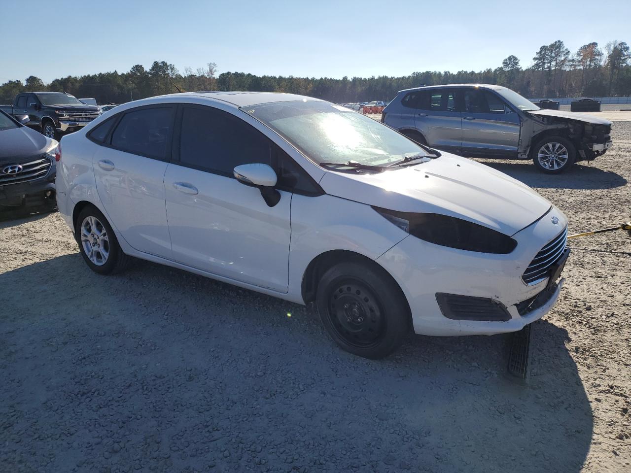 VIN 3FADP4BJ7GM137704 2016 FORD FIESTA no.4