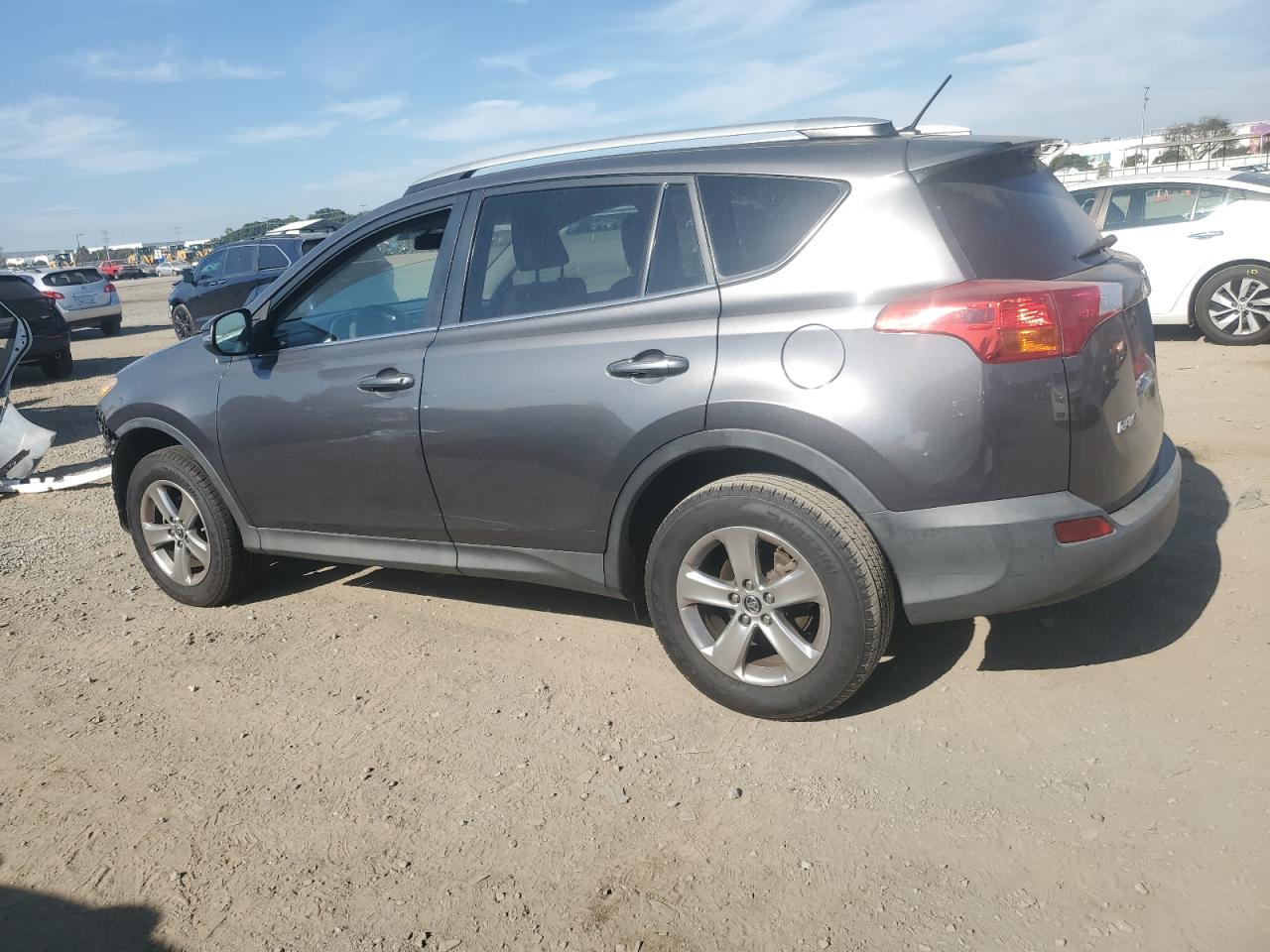 2015 Toyota RAV 4 - Image 2