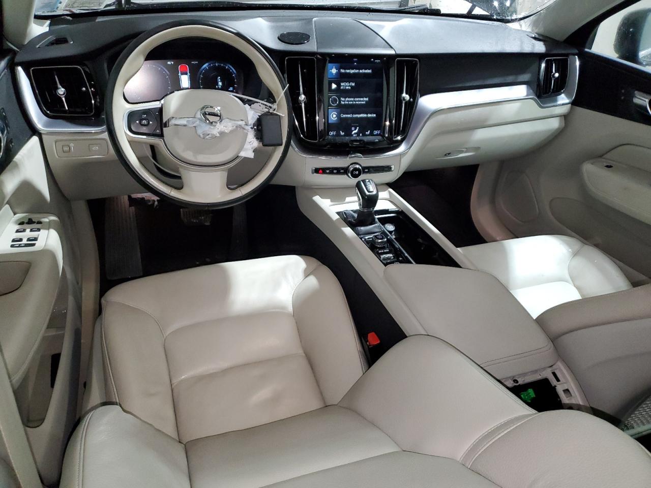 2020 Volvo XC60 - Image 8