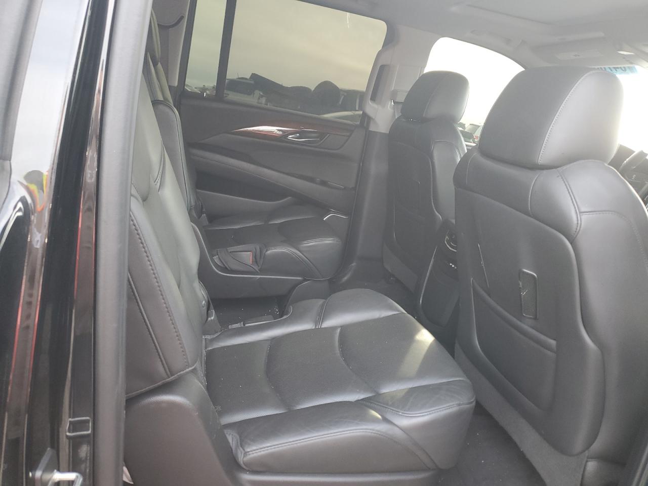 2016 Cadillac Escalade - Image 11