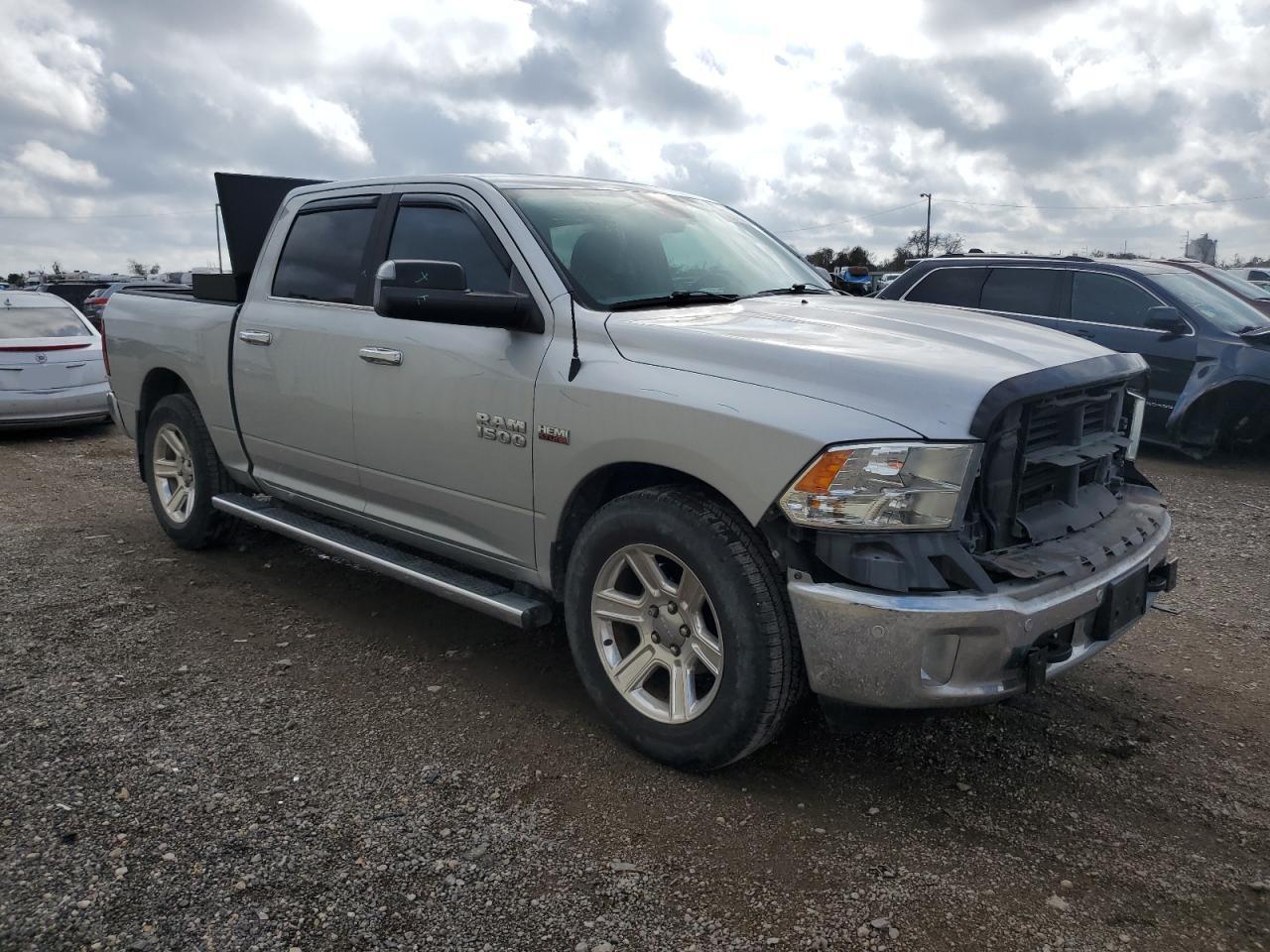 2018 RAM 1500 - Image 4
