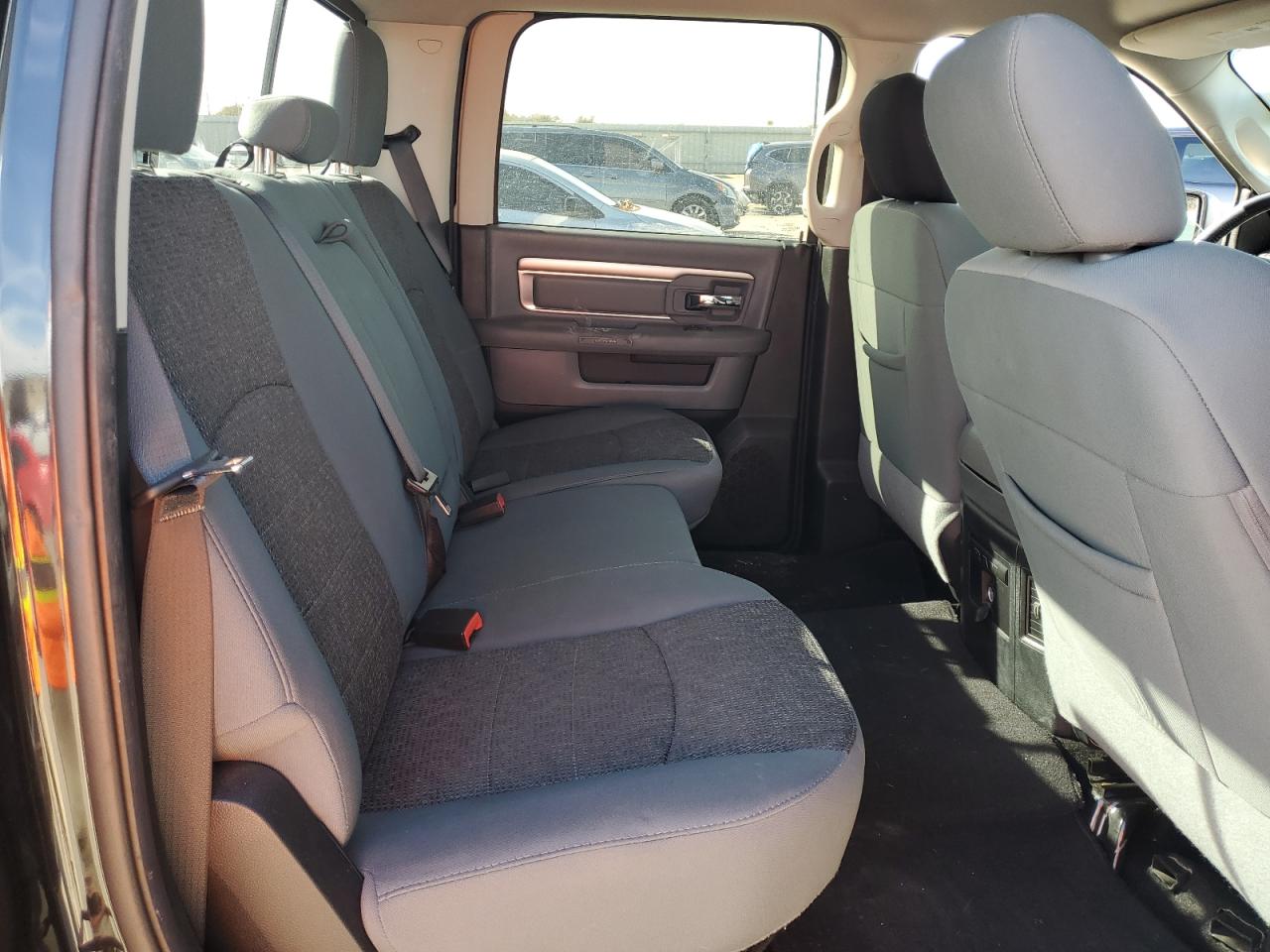 2016 RAM 1500 - Image 10