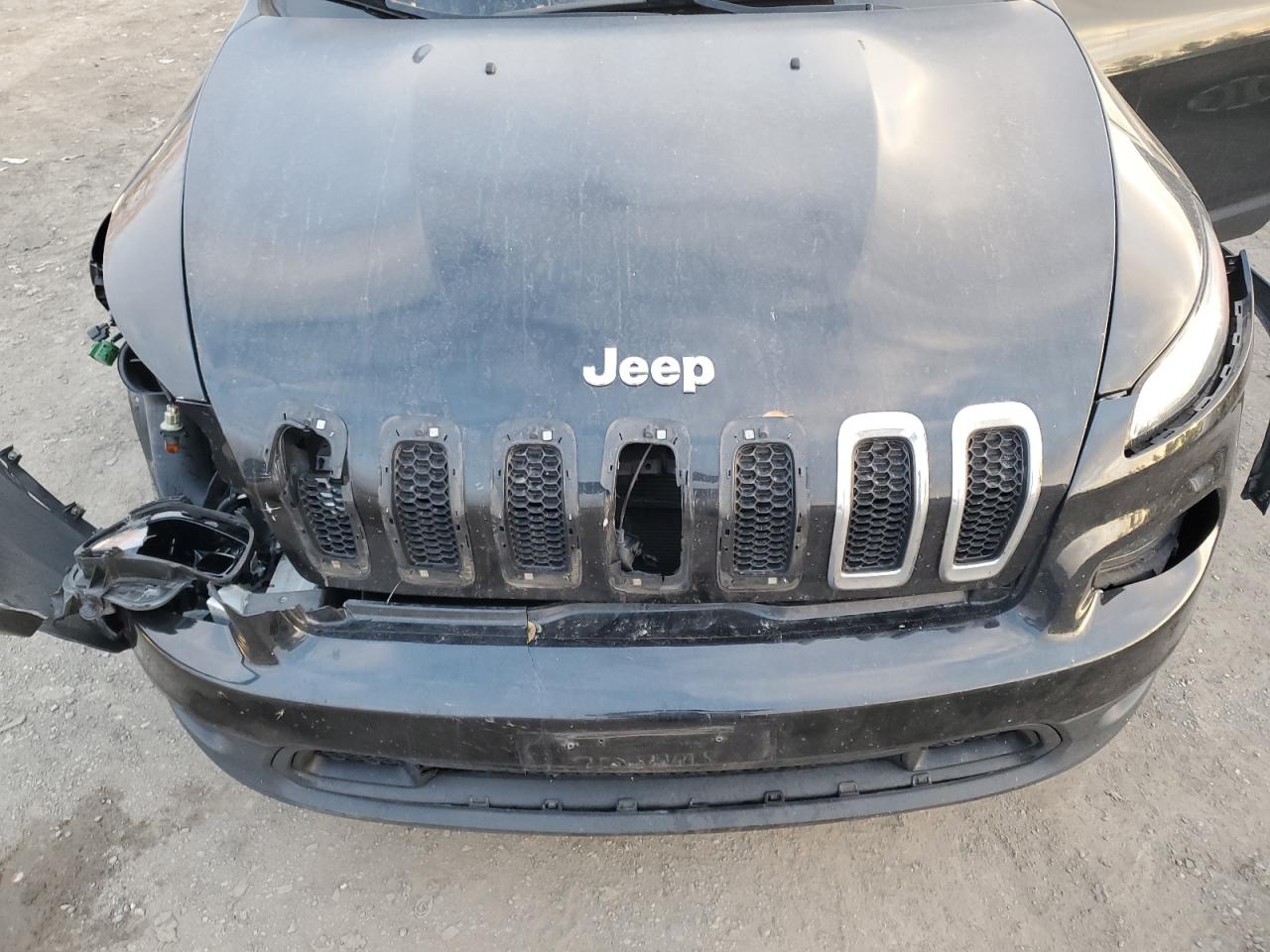 2016 Jeep Grand Cherokee - Image 12