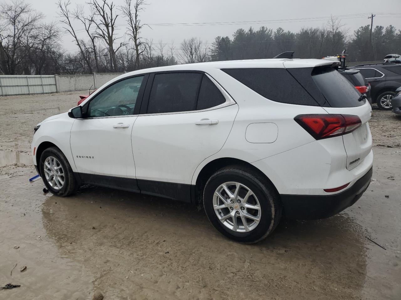 2022 Chevrolet Equinox - Image 2