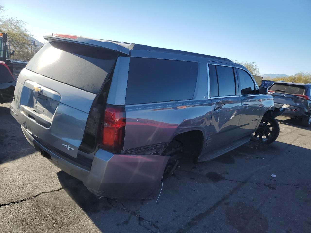 2020 Chevrolet Suburban - Image 3
