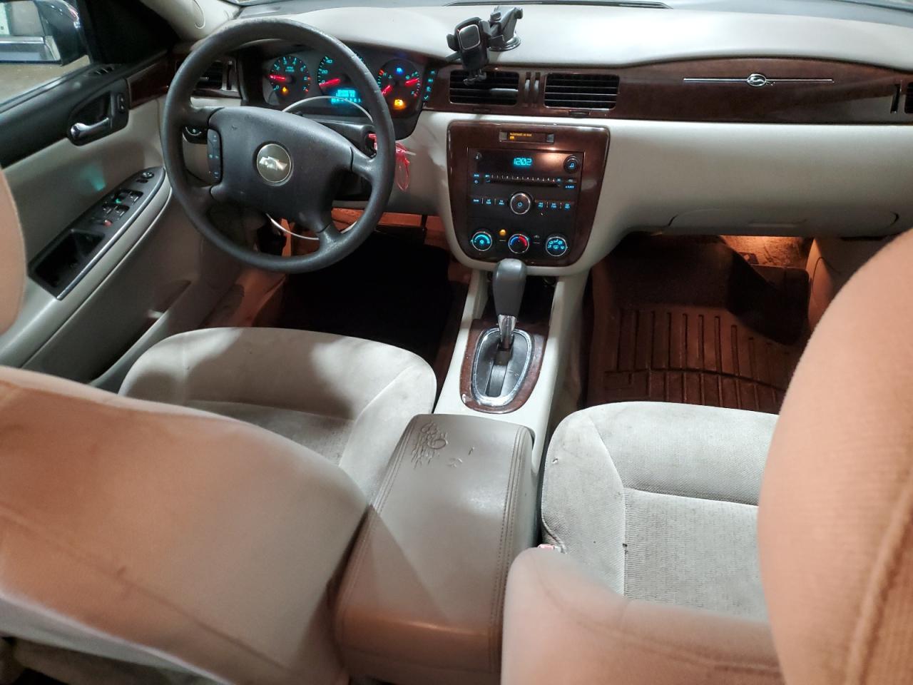 2011 Chevrolet Impala - Image 8