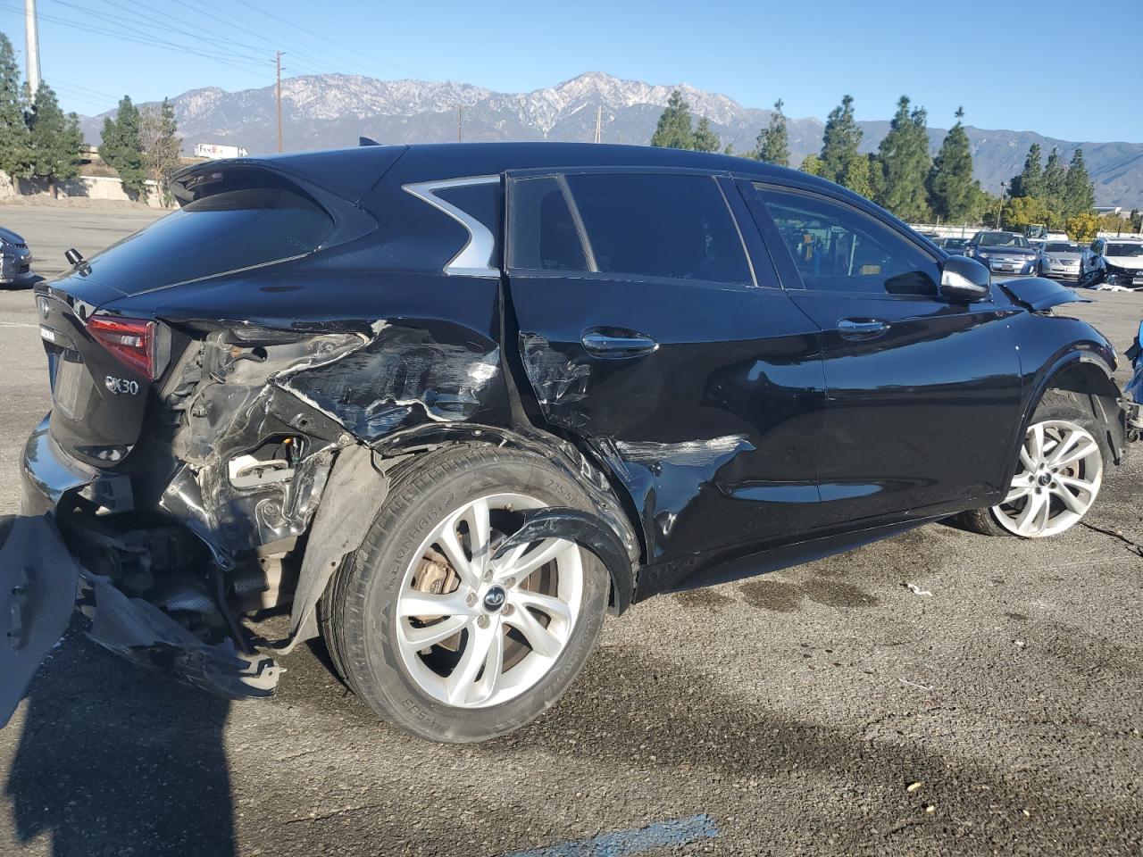 2018 Infiniti QX30 - Image 3