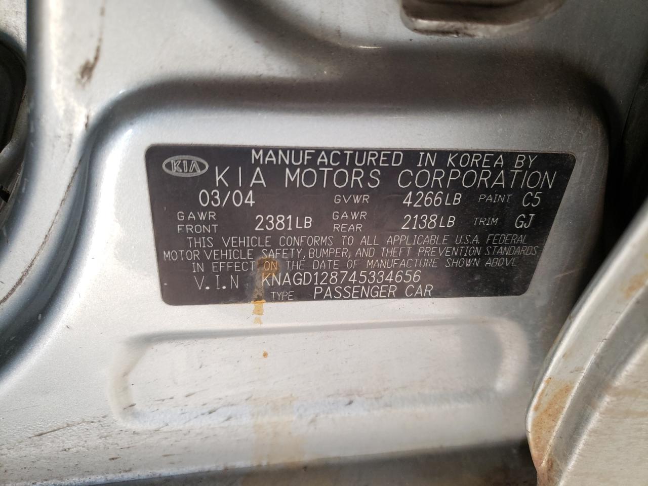 2004 Kia Optima - Image 12