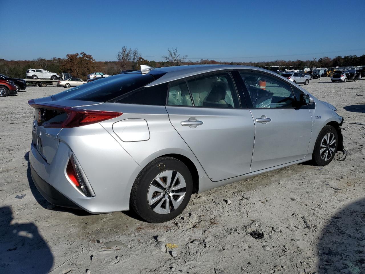 VIN JTDKARFP7J3076670 2018 TOYOTA PRIUS no.3