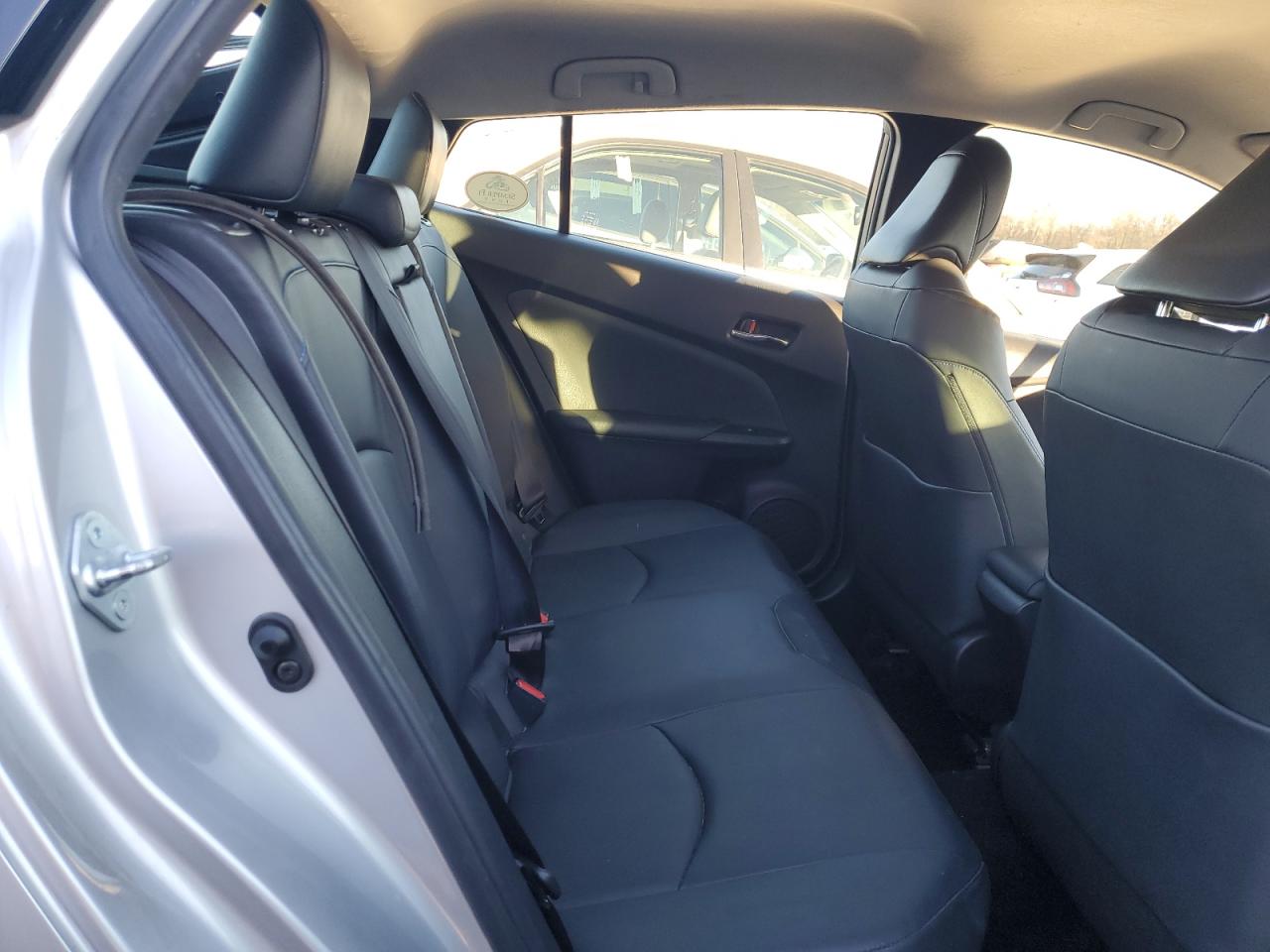 2017 Toyota Prius - Image 10