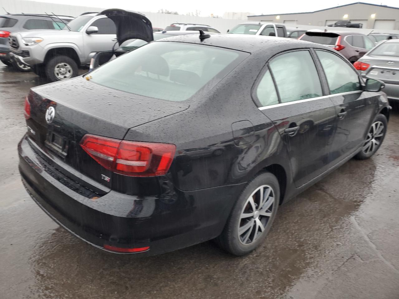 2018 Volkswagen Jetta - Image 3