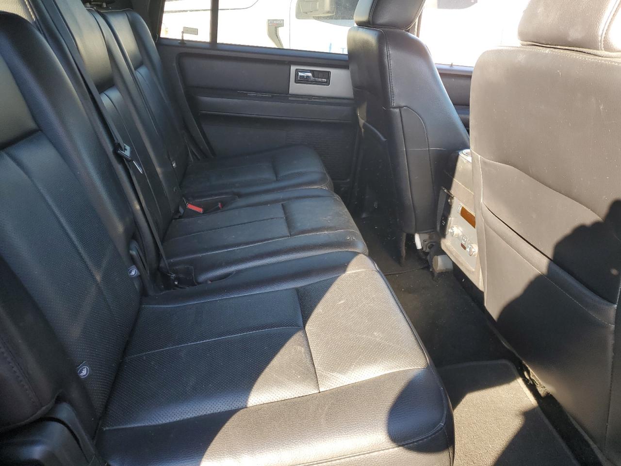 2016 Ford Expedition - Image 11