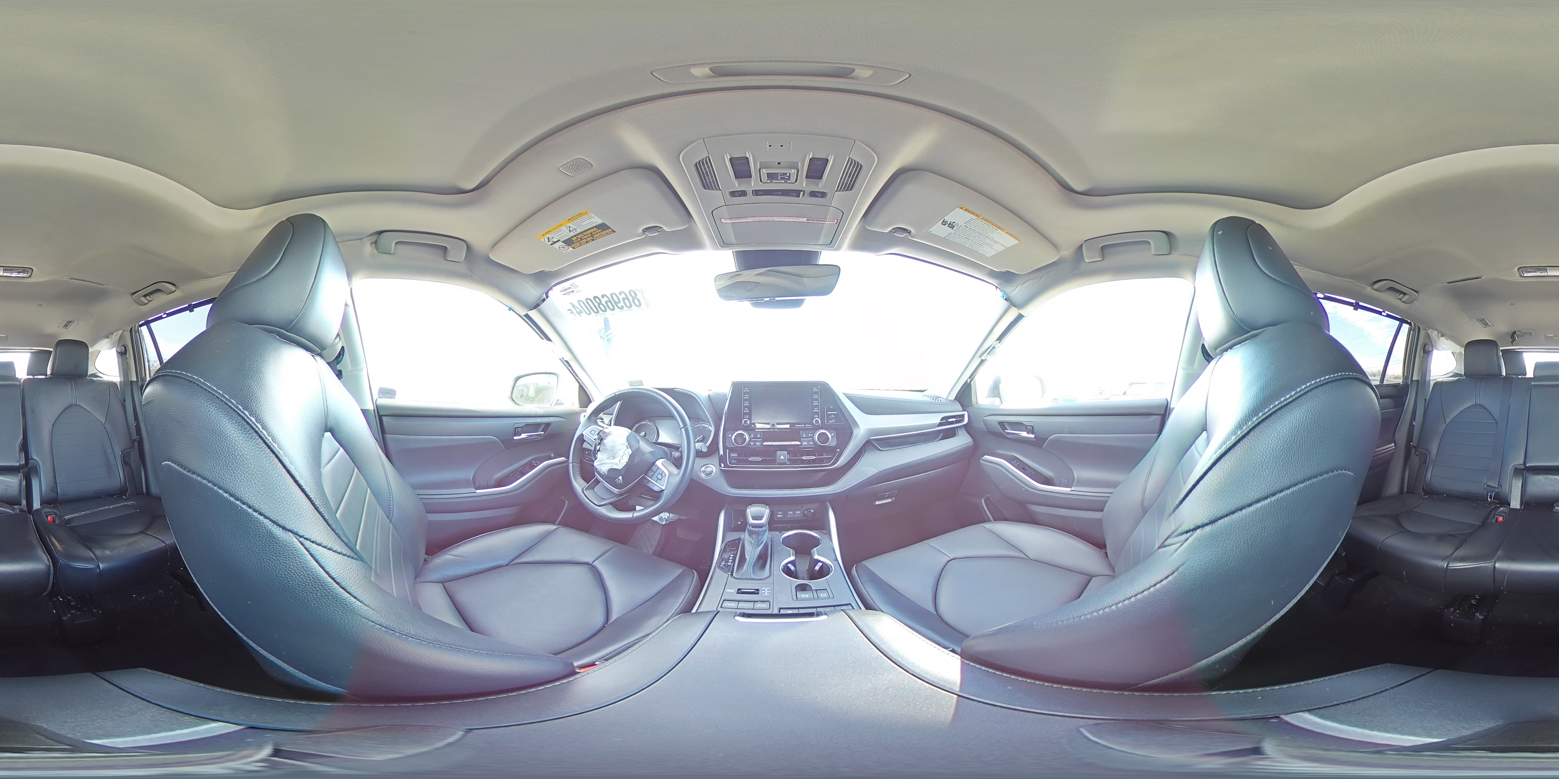 2022 Toyota Highlander - Image 13