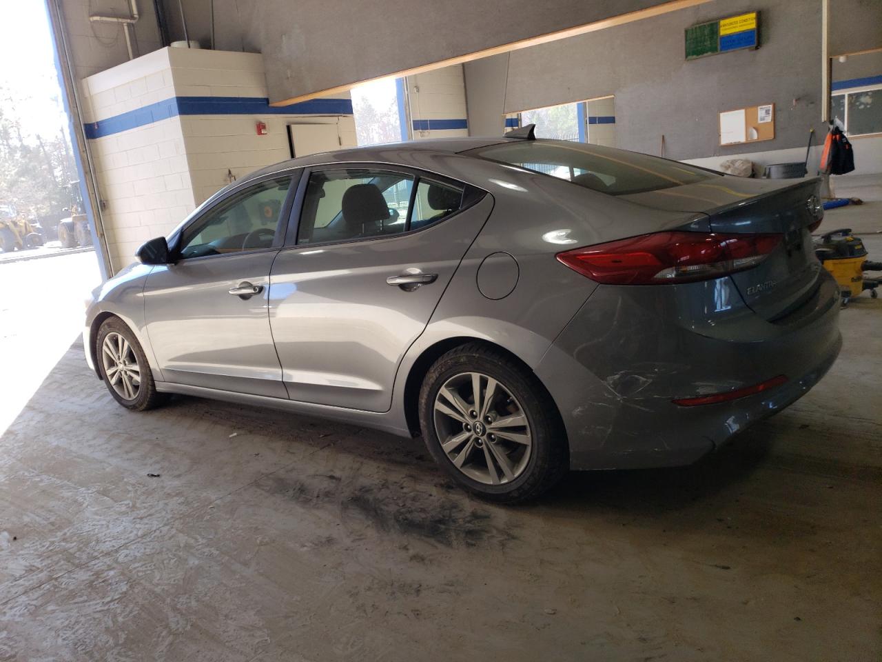 VIN 5NPD84LF2JH264066 2018 HYUNDAI ELANTRA no.2