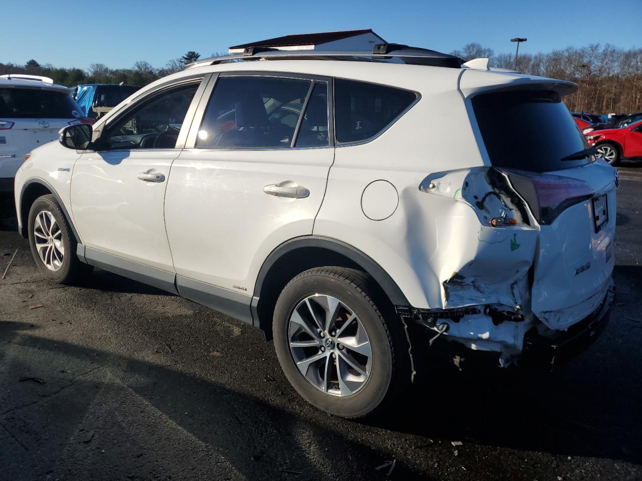 VIN JTMRJREV4HD116996 2017 TOYOTA RAV4 no.2