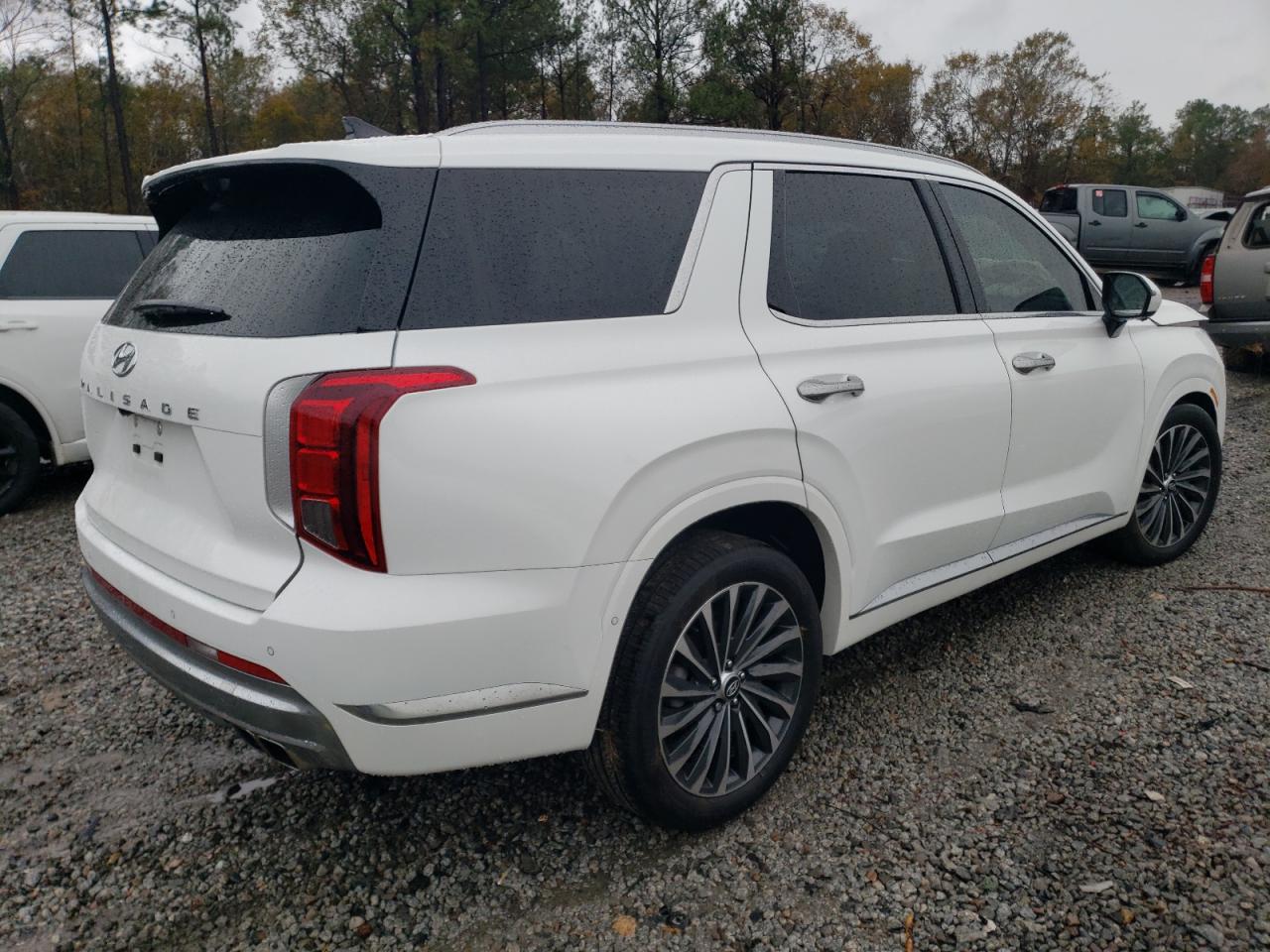 2024 Hyundai Palisade - Image 3
