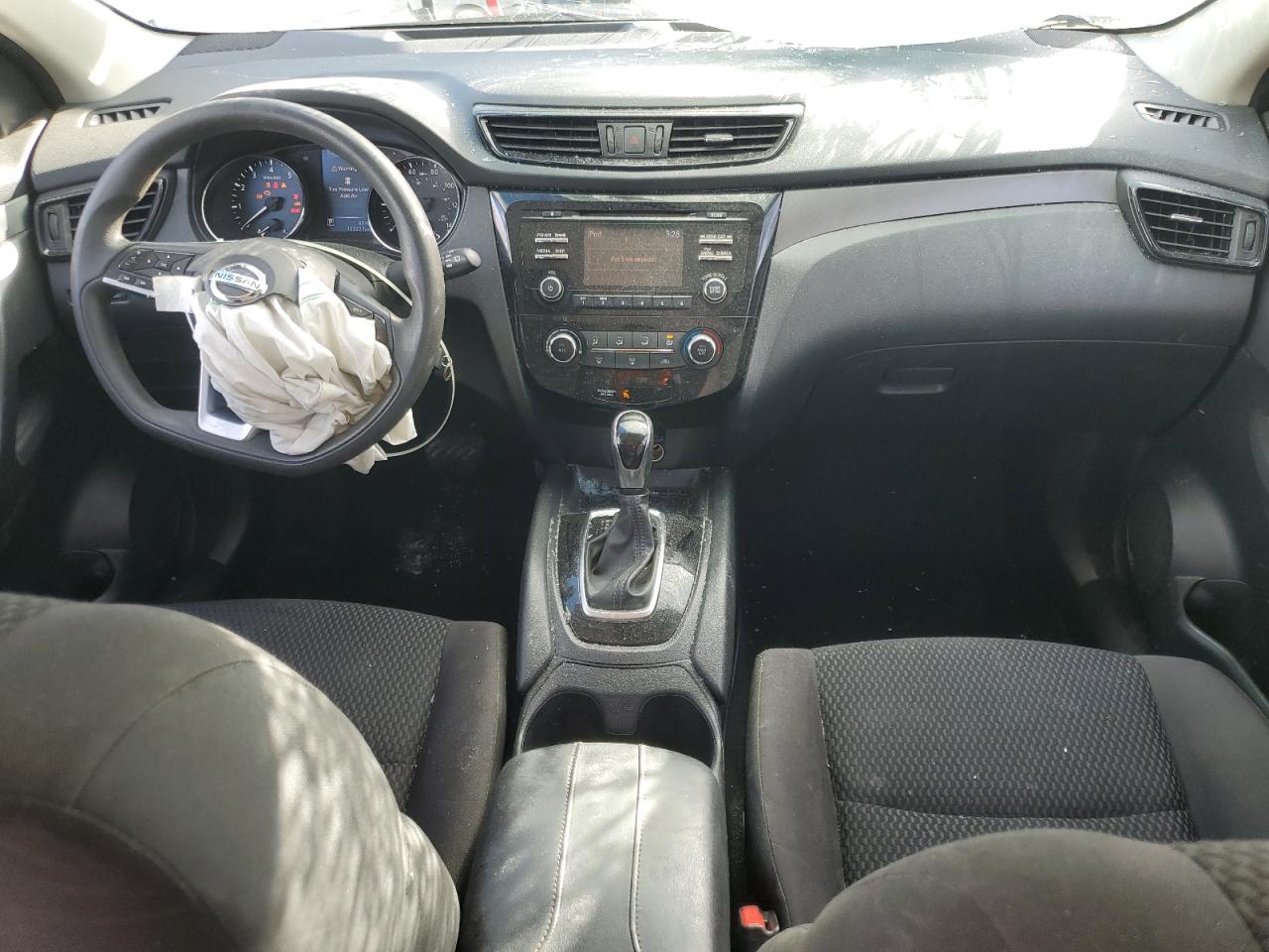 2017 Nissan Rogue - Image 8